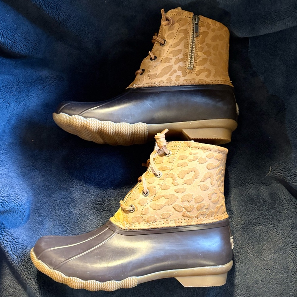 Sperry Saltwater™ Cheetah Duck Boot - Picture 2 of 14